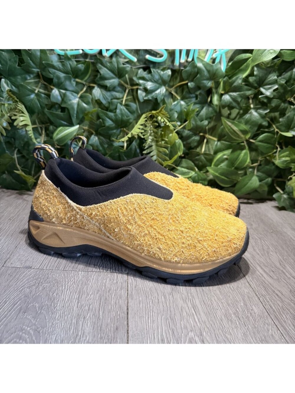 Merrell Winter Moc 3 Chai Hiking Trail J004755 Size 10.5 Yellow